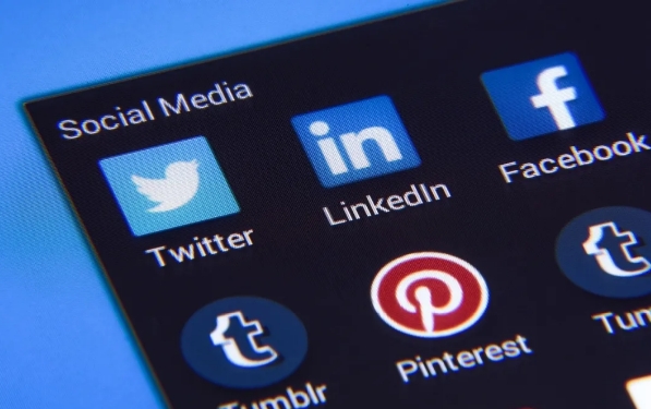 社交媒体 社交媒体